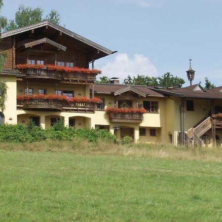 Ante Romantikhof Hotel Bromskirchen Exterior photo