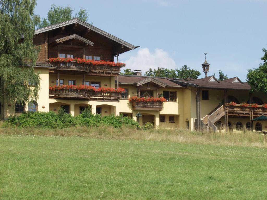 Ante Romantikhof Hotel Bromskirchen Exterior photo